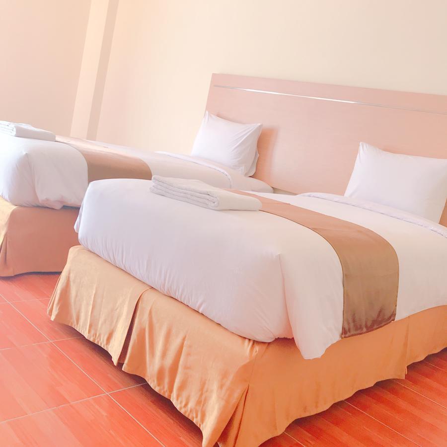 Revayah Hotels Ruteng Exterior photo