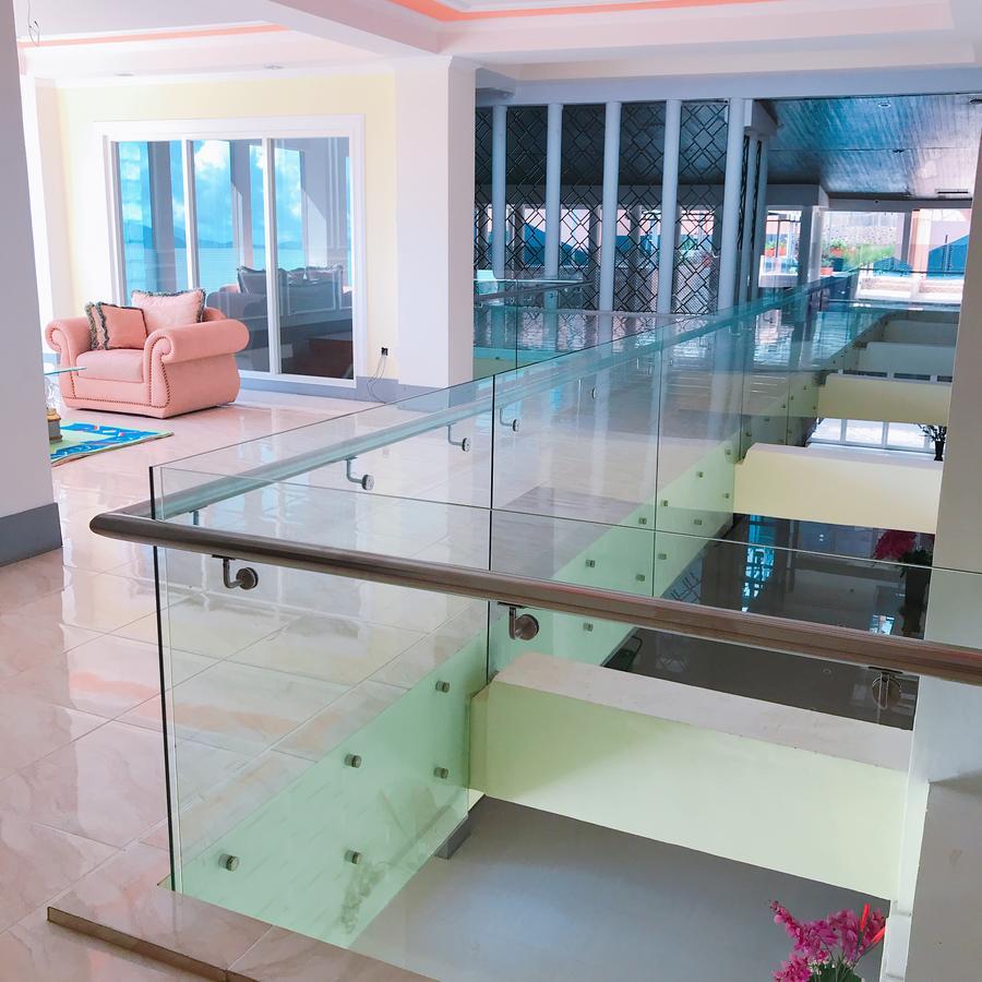 Revayah Hotels Ruteng Exterior photo