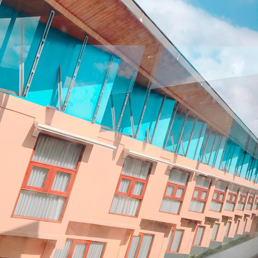 Revayah Hotels Ruteng Exterior photo