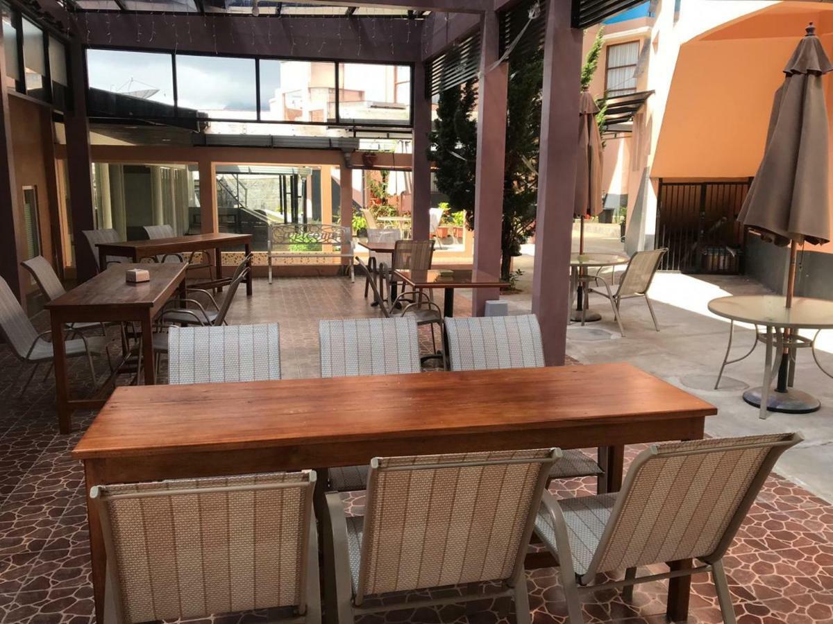 Revayah Hotels Ruteng Exterior photo