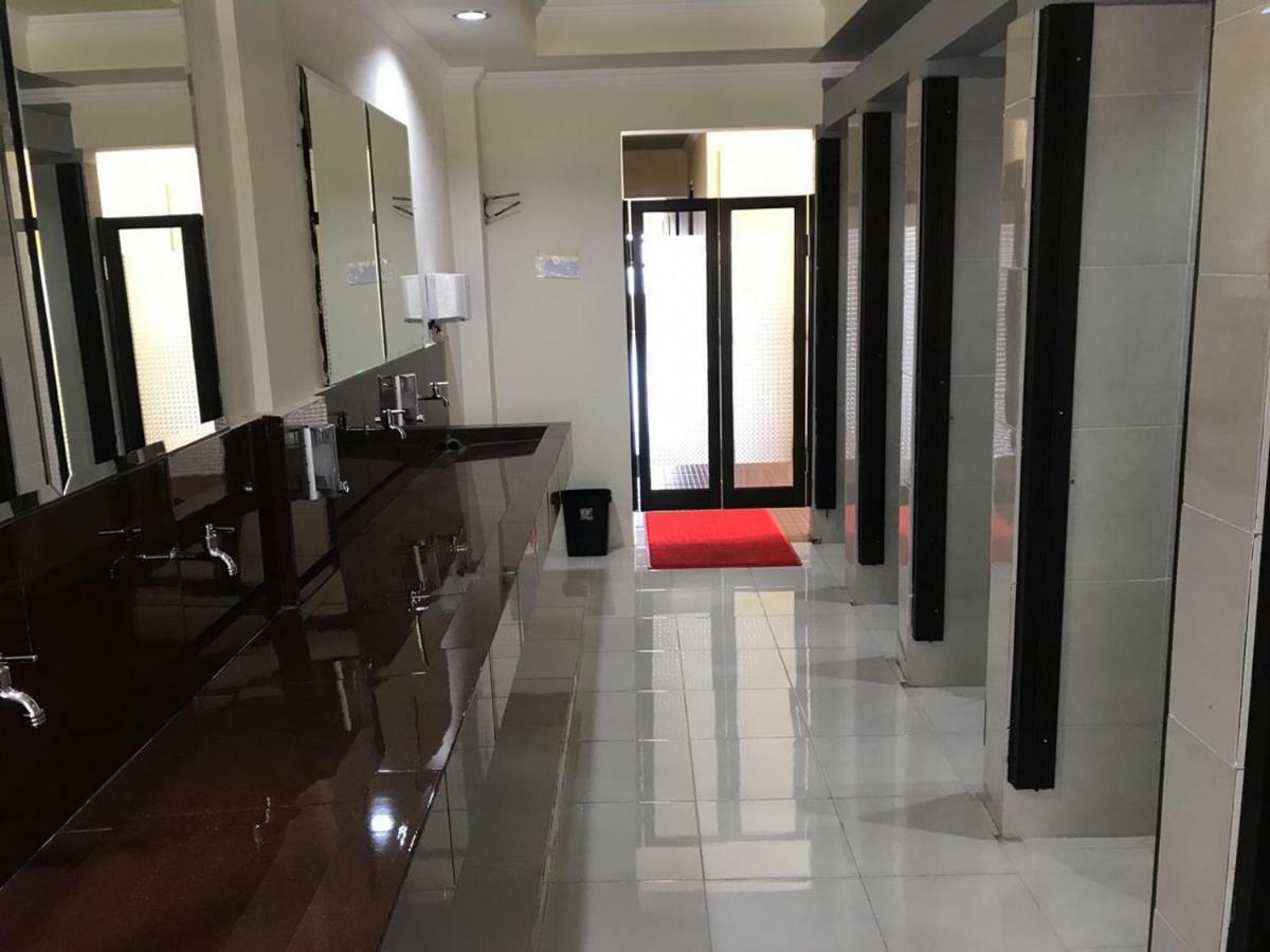 Revayah Hotels Ruteng Exterior photo