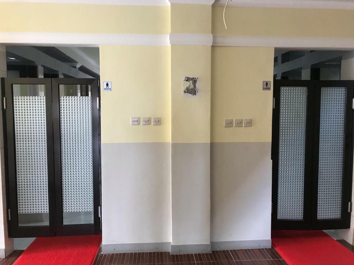 Revayah Hotels Ruteng Exterior photo