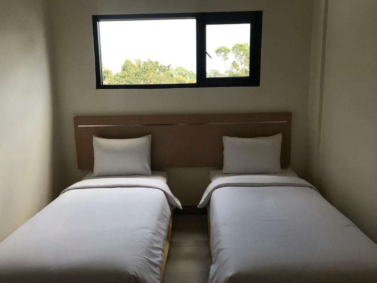 Revayah Hotels Ruteng Exterior photo